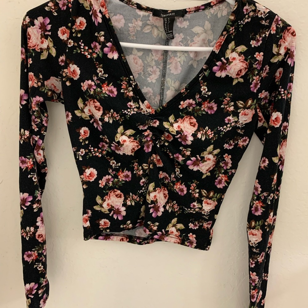 Black floral pink long sleeve short top